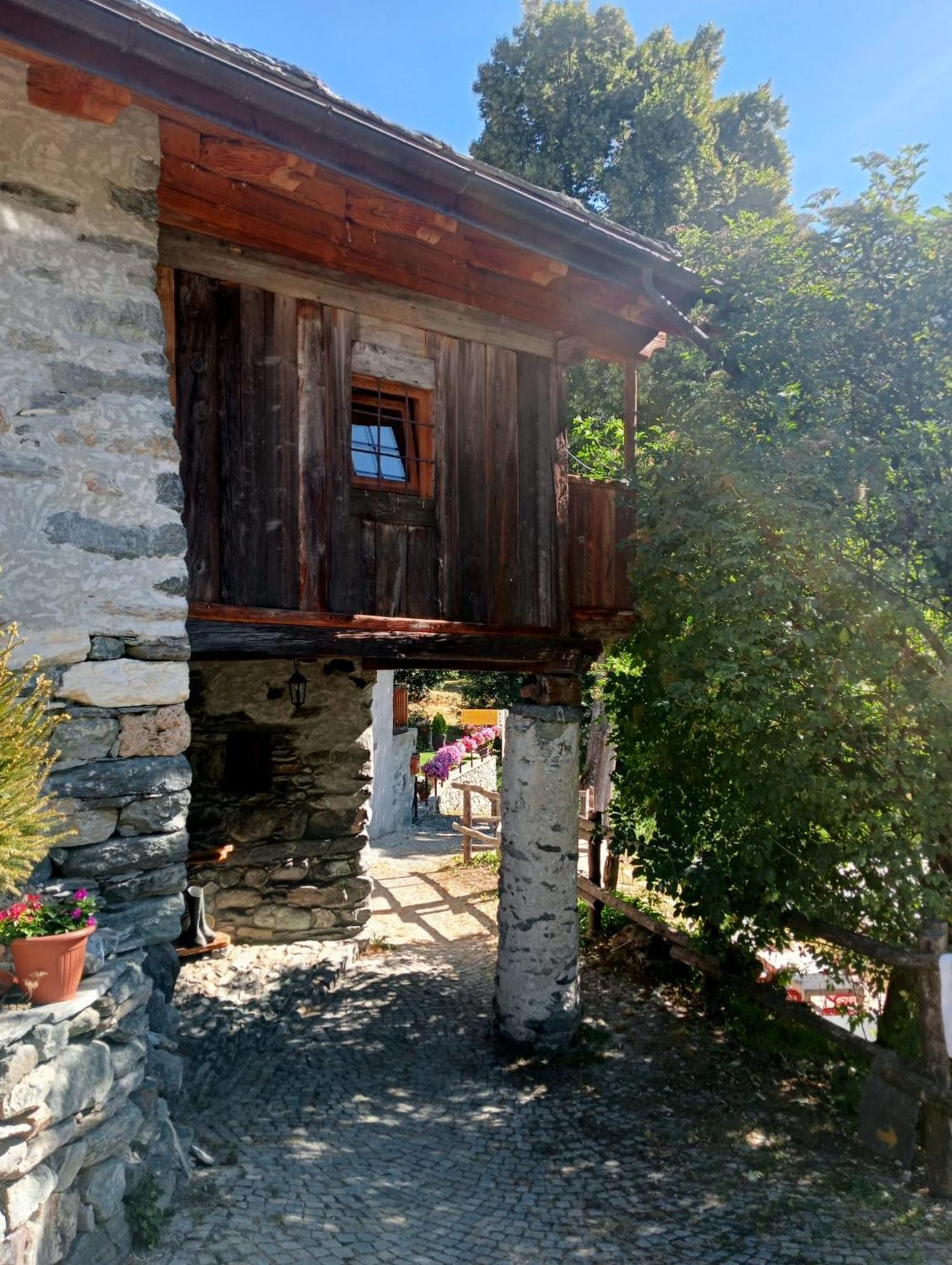 Home Sweet Home Antey-Saint-André Exterior photo